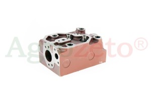 GŁOWICA SILNIKA CZESKA - BEZ ZAWORÓW - SILNIK 4-CYLINDROWY