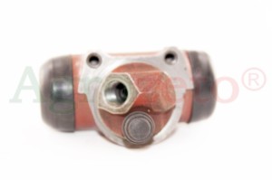 CYLINDEREK HAMULC. PRAWY PRZÓD 7520, 8520, 9520